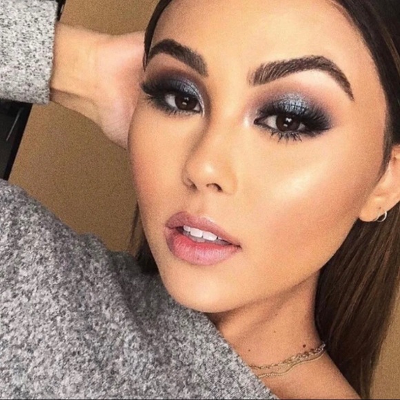 DOSE OF COLORS Block Party Single Eyeshadow in Slinky (dark gray/silver) $20 - Picture 8 of 9